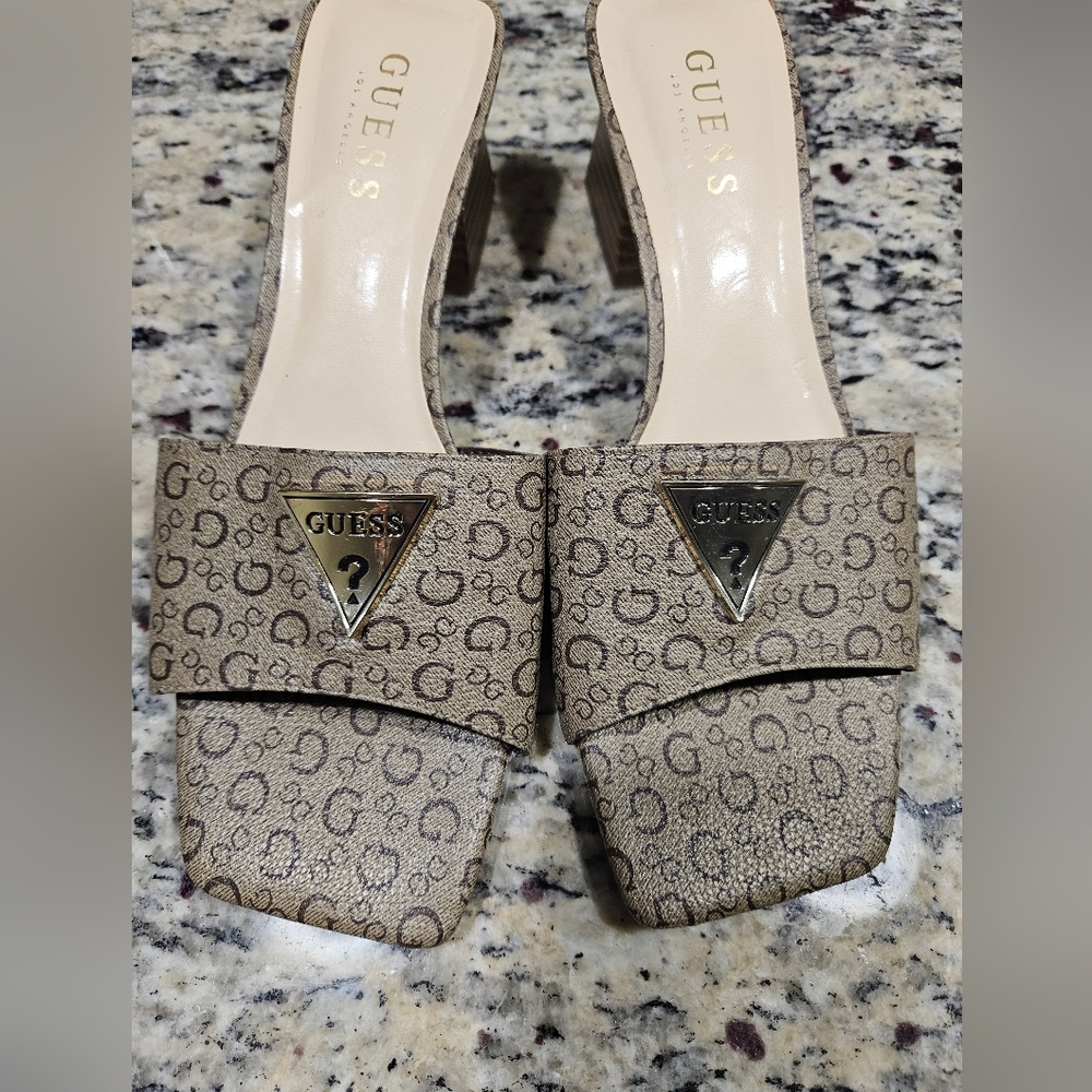 GUESS Kiva Monogram Slide Sandals Mules Heels 8M Y2K 90s Block Heel Square Toe